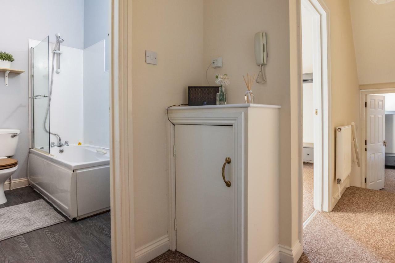 Ford Park Apartment *